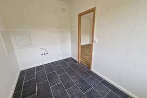 ** 2 NKM frei zum Einzug* **! 3-Zimmer-Wohnung im 4. Obergeschoss zu vermieten! – Ringstraße 11, 4209 Grünau-Mitte, Leipzig – Vorschaubild 6