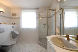 Massiv gebautes, gepflegtes Haus mit großer Sonnenterrasse und sehr schönem Garten – Teltow-Fläming (Kreis) – Vorschaubild 9