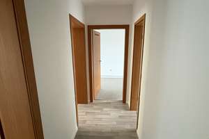 Helle 3-Zimmer Wohnung mit Balkon im 3. OG in Remscheid-Innenstadt – Mozartstraße 16a, 42853 Schöne Aussicht, Remscheid – Vorschaubild 1