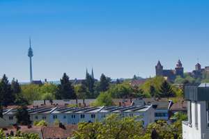 Penthouse-Erstbezug: Blick über Nürnberg bis zur Fränk. Schweiz - Seltene Gelegenheit