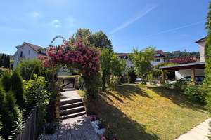 Wohnen mit Charme – hier trifft Alt auf Modern 
DHH mit traumhaftem Garten in Coburg / Cortendorf – Die vollständige Adresse der Immobilie erhältst du vom Anbieter., 96450 Cortendorf, Coburg – Vorschaubild 4
