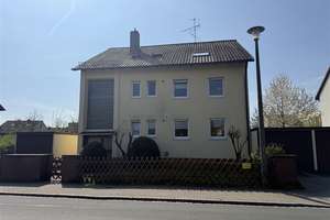Dreifamilienhaus direkt in Schwaig – Die vollständige Adresse der Immobilie erhältst du vom Anbieter., 90571 Schwaig bei Nürnberg – Vorschaubild 2