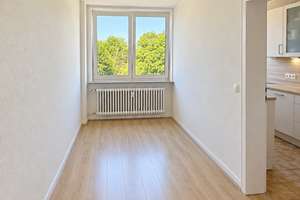 4-Zimmer-Wohnung mit Grünblick, Balkon und zusätzlichen Dachgeschossflächen – 40595 Garath, Düsseldorf – Vorschaubild 11