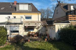 Wohnen oder Neubauen im Herzen von Krefeld – Doppelhaushälfte mit großem Grundstück und Potenzial – Die vollständige Adresse der Immobilie erhältst du vom Anbieter., 47805 Dießem/Lehmheide, Krefeld – Vorschaubild 2