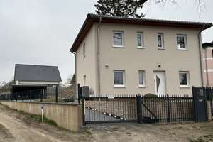 Modernes Einfamilienhaus (Bj. 2022) mit großem Grundstück in Rüdersdorf