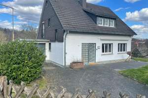 Einfamilienhaus freistehend komplett renoviert in Gummersbach Derschlag 