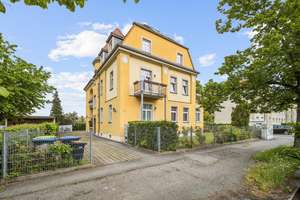 Bel Etage Single/Pärchenwohnung mit Sonnenbalkon. Frisch modernisiert!