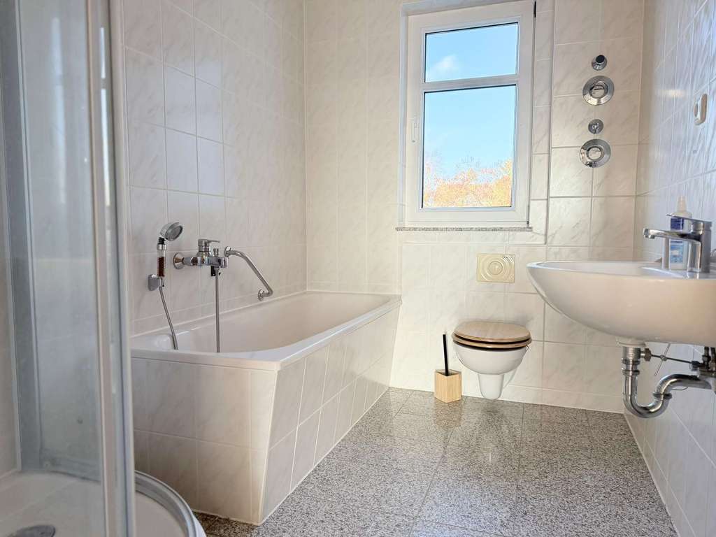 Immobilie in Schorfheide - Bezugsfreie Wohnung mit 2 Balkone, Fußbodenheizung und Stellplatz in Finowfurt - Bild 3