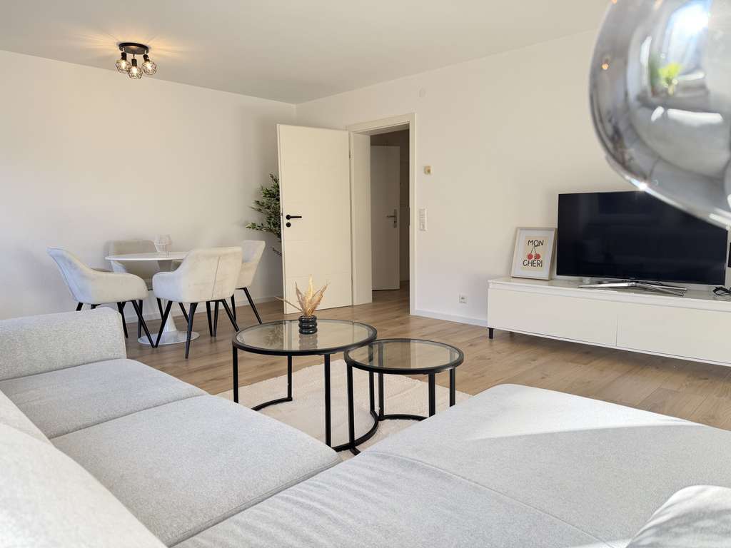 Immobilie in Oberriexingen - Erstbezug nach Renovierung!!  Helle 2,5-Zimmer-Wohnung in Oberriexingen. - Bild 1