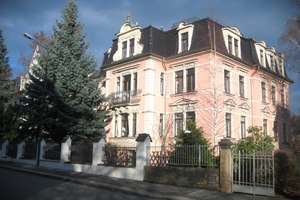 In Stadtvilla  im Grünen gelegener Wohntraum - 2 Zimmer mit Balkon