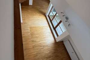 Preishit Charmante 90 qm Zi. Galeriewohnung  in idyllischer Grünlage  7.400,--/am – Freseniusstr. 24, 81247 Obermenzing, München – Vorschaubild 3