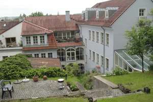 Individuelle, ruhige Wohnung in denkmalgeschütztem Haus mit Gartenbenutzung und Blck auf die Dona