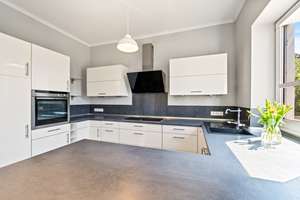 Stilvolle Altbauvilla mit großzügigem Wohnkonzept und Kamin, Sauna & Garagen- und Außenstellplätzen – Die vollständige Adresse der Immobilie erhältst du vom Anbieter., 27474 Cuxhaven – Vorschaubild 8