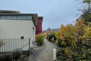 Exklusive 3-Zimmer-Wohnung mit großem Balkon, Design-Highlights und Festungsblick – Toplage Würzburg – Die vollständige Adresse der Immobilie erhältst du vom Anbieter., 97082 Steinbachtal, Würzburg – Vorschaubild 5