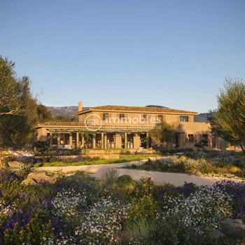 BEEINDRUCKENDE VILLA IN SANTA MARIA
