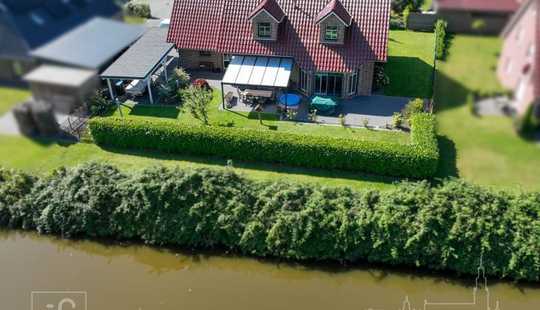 Bild von Wie neu: Traumhaus mit Wassergrundstück, PV-Anlage und Speicher im Fischerdorf Ditzum