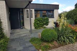 Kernsaniertes Bungalow in Traumlage  – Die vollständige Adresse der Immobilie erhältst du vom Anbieter., 78054 Schwenningen, Villingen-Schwenningen – Vorschaubild 1