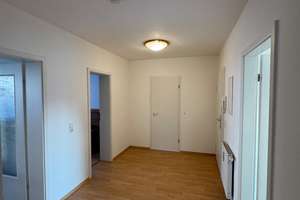 3-Zimmer-Wohnung mit Balkon und Garage – Die vollständige Adresse der Immobilie erhältst du vom Anbieter., 51145 Urbach, Köln – Vorschaubild 3