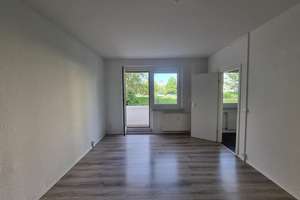 Ankommen und Wohlfühlen ! Ihre kleine Wohlfühloase im Erdgeschoss mit Balkon und Einbauküche – Bruno-Taut-Ring 164, 39130 Neu Olvenstedt, Magdeburg – Vorschaubild 2