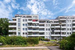 Penthouse-Feeling im Grünen: Großzügige 4-Zimmer-Wohnung mit Terrasse und Balkon in Berlin-Britz – Die vollständige Adresse der Immobilie erhältst du vom Anbieter., 12347 Britz, Berlin – Vorschaubild 24