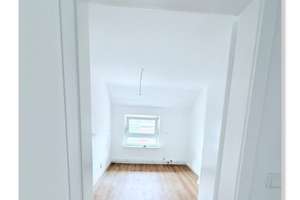 Stilvolle Dachgeschosswohnung im Herzen von Braunschweig; kernsaniert, lichtdurchflutet und in ruhig – Am Neuen Petritore 7a, 38100 Innenstadt, Braunschweig – Vorschaubild 3