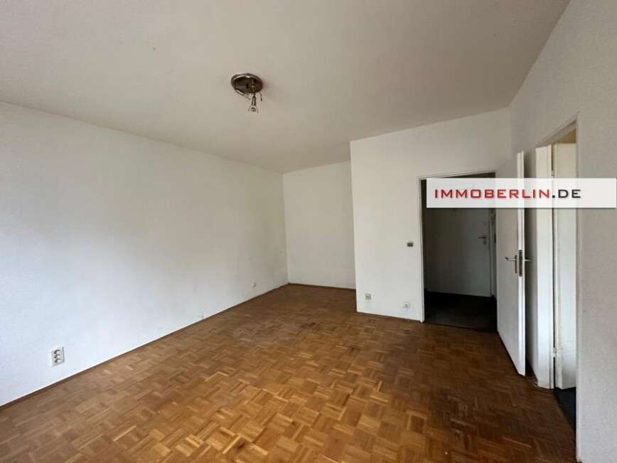 IMMOBERLIN.DE - Wohlfühllage! Wohnung mit Sonnenbalkon & Gestaltungspotenzial, Berlin – Bild 2