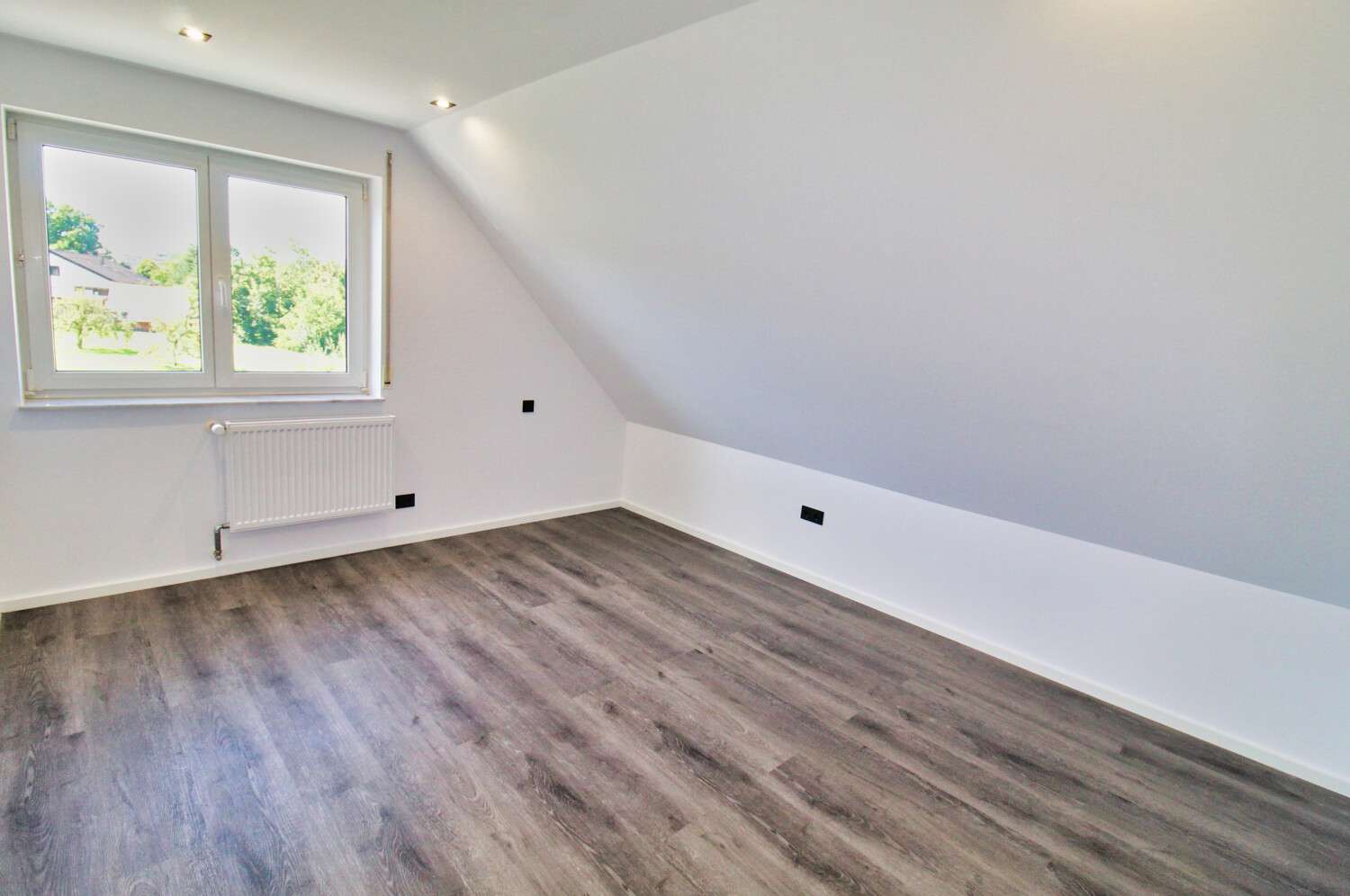 Immobilie in Waldstetten - Großzügige 4,5-Zi.-Maisonettewohnung mit Balkon und Garage! - Bild 4