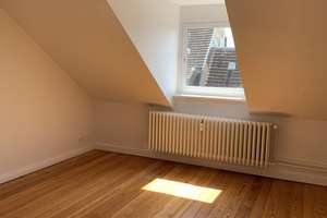 Altbauwohnung in zentraler Lage über den Dächern Kiels mit großer Doppelgarage – Wilhelminenstraße 18, 24103 Damperhof, Kiel – Vorschaubild 12