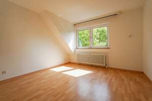 Kaiserswerth: Traumhafte 4-Zimmer-Maisonettewohnung mit 2 Bädern, Terrasse und Garage! – Die vollständige Adresse der Immobilie erhältst du vom Anbieter., 40489 Kaiserswerth, Düsseldorf – Vorschaubild 12