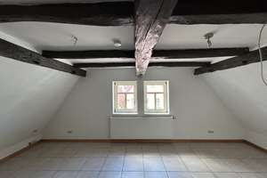 1-Zimmer-Dachgeschosswohnung in zentraler Lage von Steinau – Brüder-Grimm-Straße 23, 36396 Steinau an der Straße – Vorschaubild 2