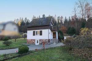 Charmantes Einfamilienhaus im Grünen – ruhige Sackgassenlage mit großem Grundstück – Die vollständige Adresse der Immobilie erhältst du vom Anbieter., 1744 Altenberg – Vorschaubild 1