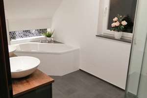 Sanierte Doppelhaushälfte in zweiter Reihe mit 5 Zimmern, Küche, Wallbox, Klimaanlage | ~170m² – Burscheider Straße 154c, 51381 Bergisch Neukirchen, Leverkusen – Vorschaubild 7