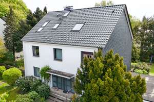 Großzügiges Einfamilienhaus mit charmantem Dachstudio zum Wohlfühlen