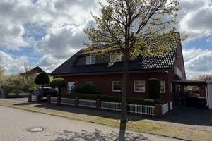 Vielseitiges Wohnjuwel: Haus mit zwei Einliegerwohnungen, Vollkeller & geräumiger Doppelgarage & Ca – Die vollständige Adresse der Immobilie erhältst du vom Anbieter., 38446 Reislingen, Wolfsburg – Vorschaubild 8