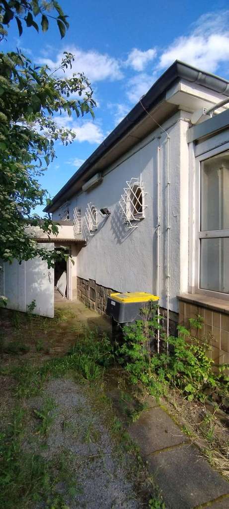 Immobilie in Grevenbroich - Haus mit großem Grundstück (2.120 m²) – Kernsanierung erforderlich, kein Neubau - Bild 3