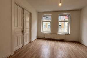 3. Zimmer Wohnung in zentraler Lage von Kiel Gaarden - WG Geeignet - – Augustenstraße  36, 24143 Kiel – Vorschaubild 1