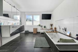 Hier werden Wohnträume wahr: Charmant und exklusiv - Villa mit modernstem Komfort. Absolutes JUWEL. – Die vollständige Adresse der Immobilie erhältst du vom Anbieter., 24803 Erfde – Vorschaubild 13
