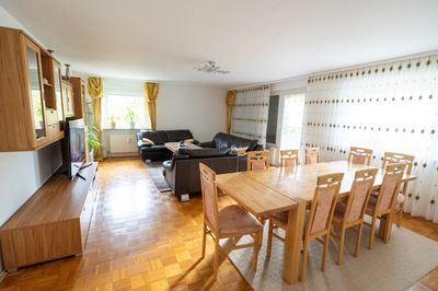 Familienfreundliche und großzügige 4-Zimmer-Wohnung mit Balkon und TG-Stellplatz
