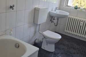 Renovierte, helle 3-Zimmer-Wohnung mit Balkon im 2. OG – Eichental 9, 47798 Stadtmitte, Krefeld – Vorschaubild 2