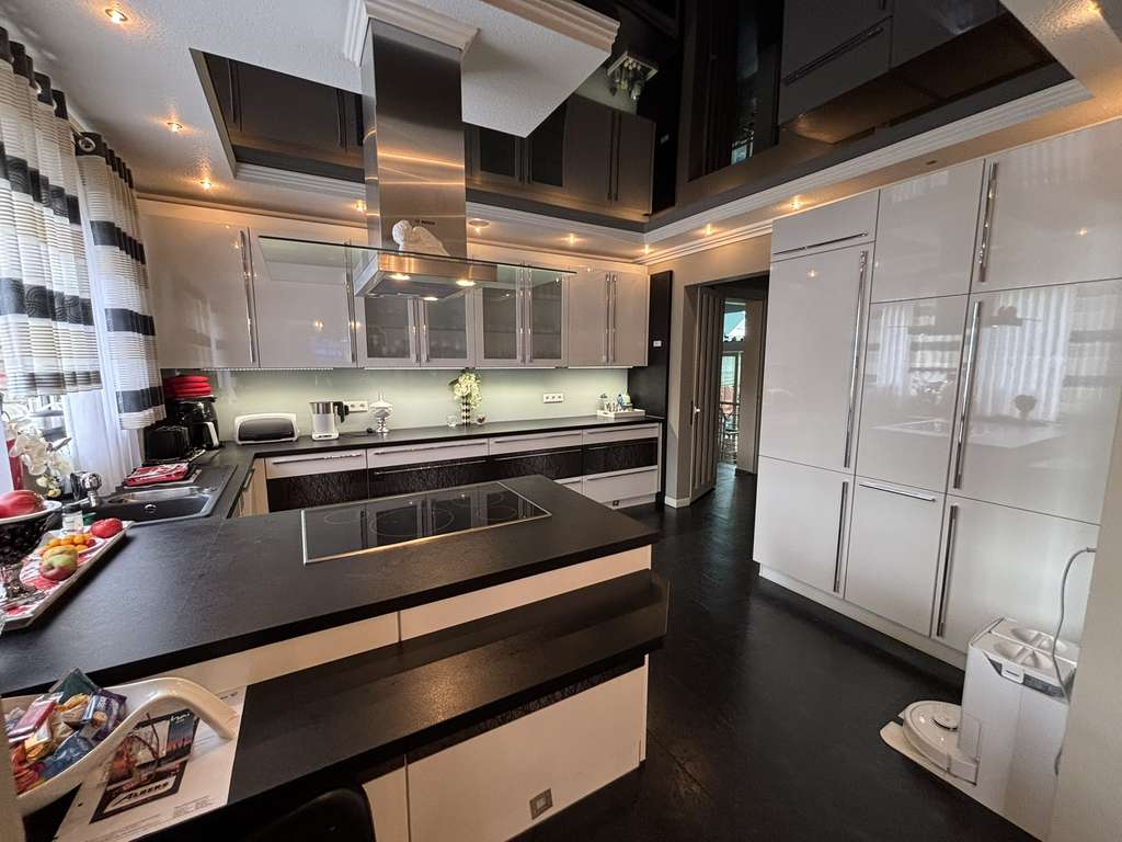 Immobilie in Cloppenburg - Exklusives Einfamilienhaus mit Swimmingpool in Cloppenburg zu verkaufen! - Bild 2