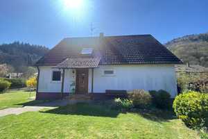 Freistehendes Einfamilienhaus auf großzügigem Grundstück! – Breisgau-Hochschwarzwald (Kreis) – Vorschaubild 2