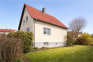 Seltene Gelegenheit – Ein renovierungsbedürftiges Haus mit Herz und Geschichte auf großem Grundstück – Die vollständige Adresse der Immobilie erhältst du vom Anbieter., 89269 Vöhringen – Vorschaubild 2