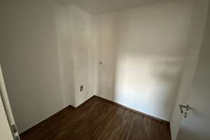 Zentrale und barrierefreie Wohnung mit Balkon im 1.OG | Baujahr 2014 | Fernwärme | Stellplatz – Christoph-Schlingensief Straße 12, 46045 Altstadt-Mitte, Oberhausen – Vorschaubild 6
