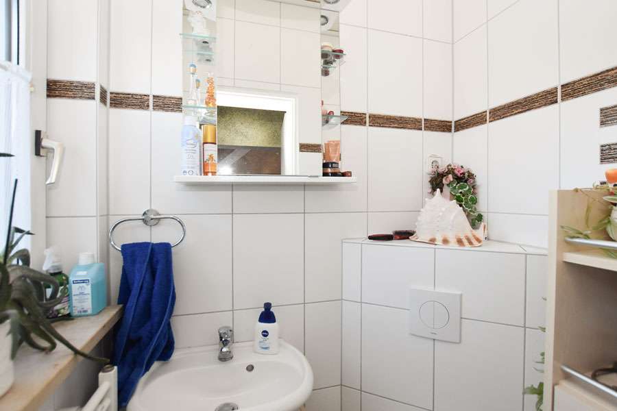 Immobilie in Weyhausen - Großes Einfamilienhaus mit Anbau, Wintergärten und Keller nahe Wolfsburg! - Bild 8