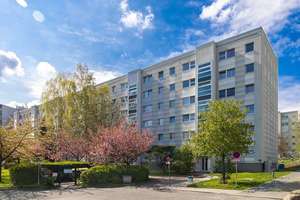 Top sanierte 3 Raumwohnung mit Balkon! – Limbacher Weg 5, 1169 Gorbitz-Süd, Dresden – Vorschaubild 1