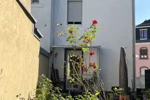 Ffm-Ginnheim: Individuelles Stadthaus für 2 Generationen auf 386qm Grundstück (Neue Heizung:Nov.24) – Frankfurt am Main – Vorschaubild 4