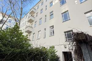 Bezugsfreie, möblierte und frisch renovierte 2 Zimmer Altbau-Wohnung mit Balkon - am Ku´Damm – Die vollständige Adresse der Immobilie erhältst du vom Anbieter., 10711 Halensee, Berlin – Vorschaubild 37