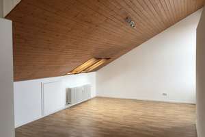 Tolle 2-Zimmer-DG Wohnung mit Balkon im Zentrum von Pfullingen – Zeppelinstraße 1, 72793 Pfullingen – Vorschaubild 4
