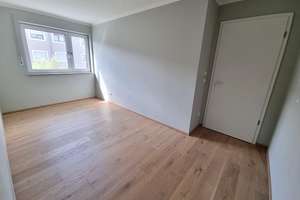 Modernes Familienhaus mit Dachterrasse in Regensburg-Burgweinting – einziehen und zuhause ankommen – Die vollständige Adresse der Immobilie erhältst du vom Anbieter., 93053 Burgweinting-Harting, Regensburg – Vorschaubild 8