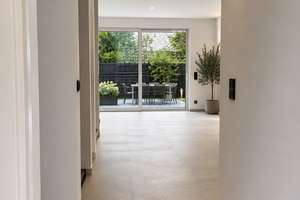 Modernes Eckhaus mit 7-Zimmern, Terasse, Balkon & Gemeinschaftgarten in Köln – Alexander-Petöfi-Platz 1, 50739 Longerich, Köln – Vorschaubild 2